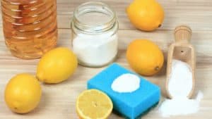 Pulizia con Aceto Limone e Bicarbonato